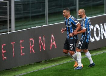 Diego Souza fala sobre a insistência do Grêmio no empate contra o América de Cali