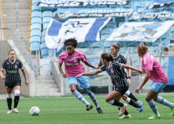 Corinthians é superior e derrota Grêmio no primeiro jogo do mata-mata do Brasileirão Serie A1