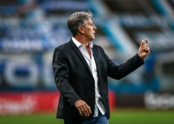 Renato celebra pequena vantagem do Grêmio contra o Juventude, pela Copa do Brasil