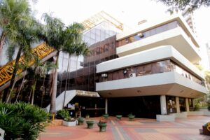 Novo decreto autoriza volta às aulas presenciais e prática de esportes coletivos em Maringá