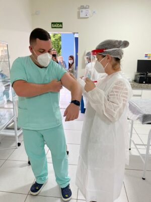 Vacinação contra a Covid-19 começa na região