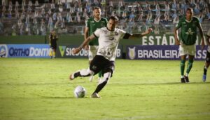 Ceará passeia fora de casa e mantém Goiás na vice-lanterna do Brasileirão
