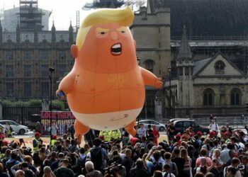 Balão Gigante do "bebê Trump" entra para o Museu de Londres