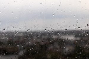 Sexta-feira em Maringá será de céu nublado e pancadas de chuva