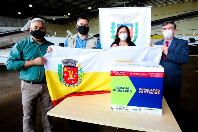Mais 4 mil doses de vacinas em combate a covid-19 chegam em Maringá