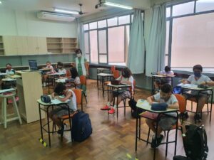 Escolas particulares retomaram as aulas presenciais