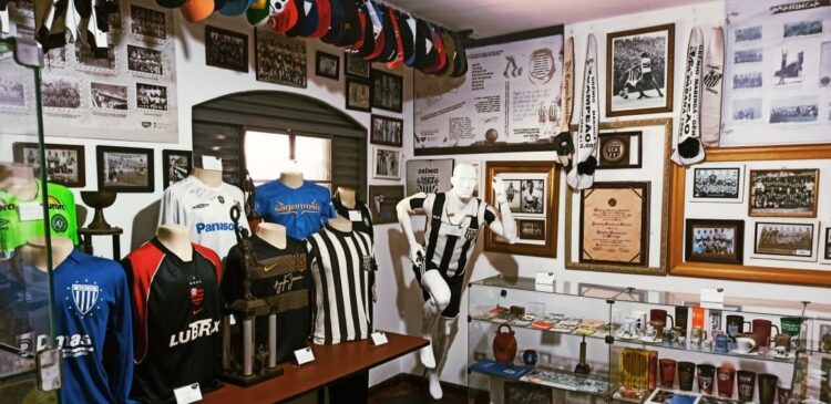 Com sede fixa há pouco mais de três anos, Museu Esportivo de Maringá tem acervo com mais de 5 mil itens (Crédito: Arquivo/MEM)