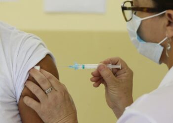 Imunização em combate ao HPV será expandida para o público de 15 a 26 anos