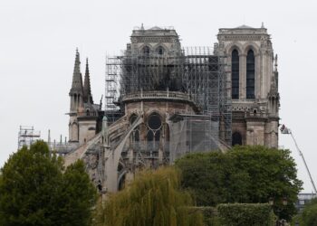 França se confrontar com seu passado