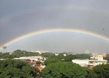 Quarta-feira em Maringá será de céu nublado e pancadas de chuva