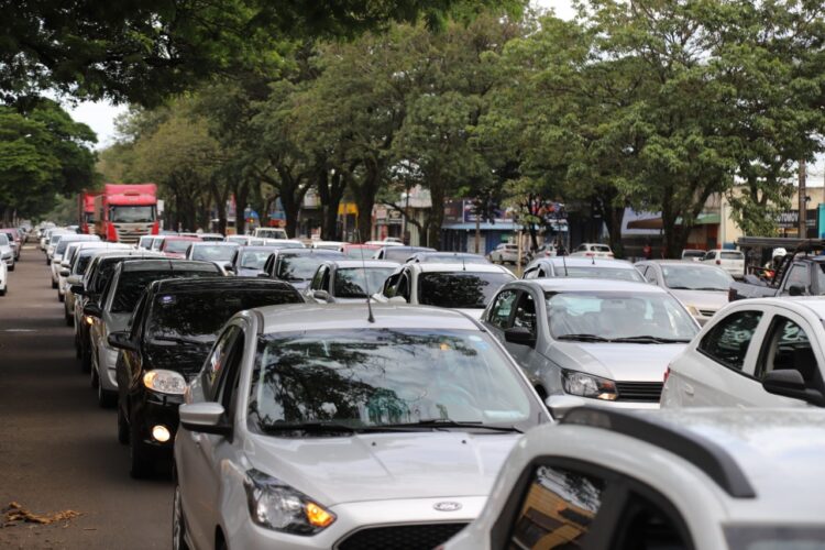 Motoristas foram às ruas nesta semana para pedir 'preço justo' nos combustíveis em Maringá - Foto - Carlos Jota Silva