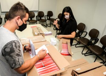 Secretaria de Assistência Social de Maringá começa doar cartão alimentação