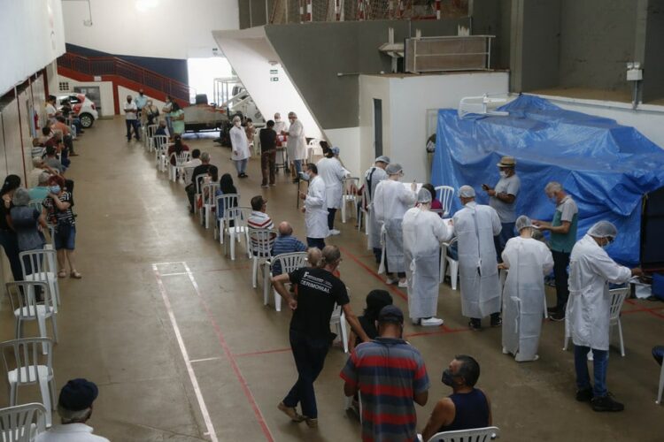 Paraná aplica mais de 2 milhões de doses em combate ao coronavírus