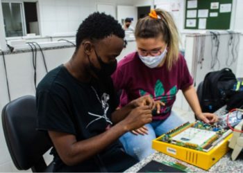 Alunos da Unilab no Ceará criam câmara que é capaz de descontaminar até 50 máscaras em 5 minutos