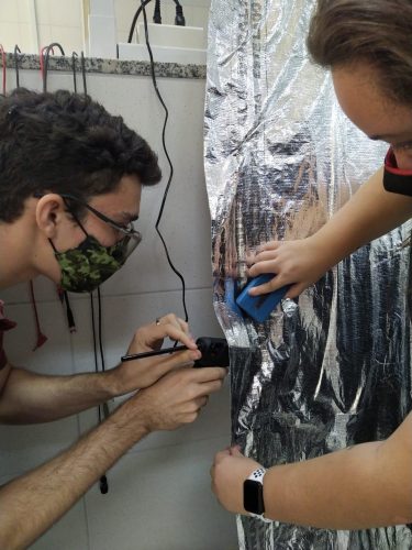 Alunos da Unilab no Ceará criam câmara que é capaz de descontaminar até 50 máscaras em 5 minutos