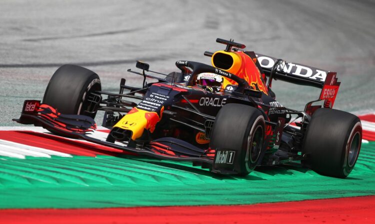 Verstappen lidera