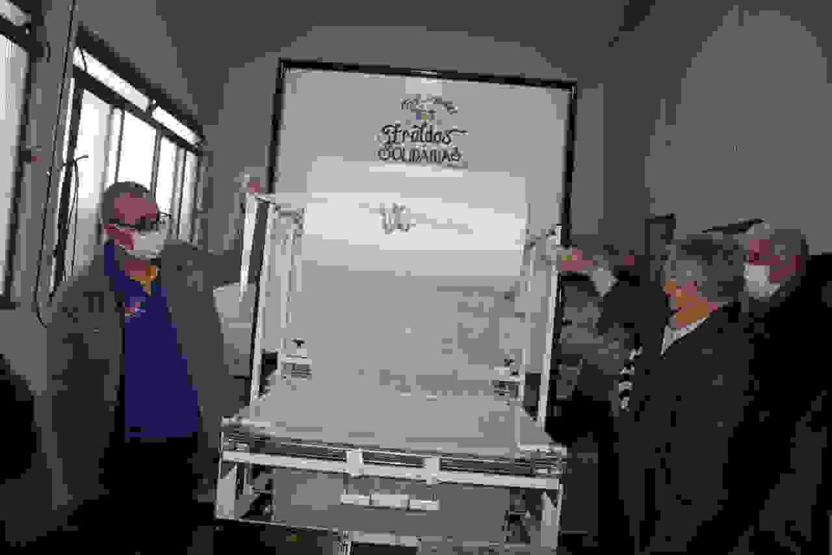Rotary Club de Santa Fé doa máquina de fraldas para Promoção Humana da Paróquia Nossa Senhora das Graças de Santa Fé