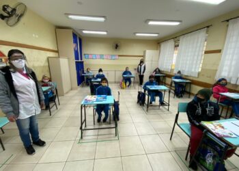 Aulas são retomadas na rede municipal de educação nesta quarta-feira em Maringá