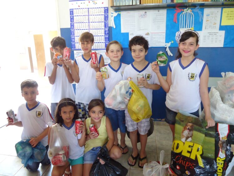 Escola Municipal de Iguaraçu realiza projeto “Troque lixo por leitura”