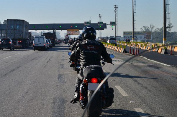 Motocicletas estarão isentas de pedágio em novas concessões de rodovias
