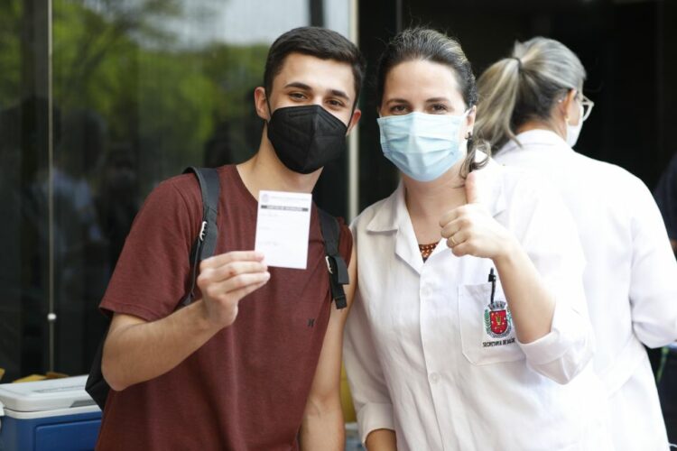 Sesa recomenda que Maringá suspenda vacinação de 17+