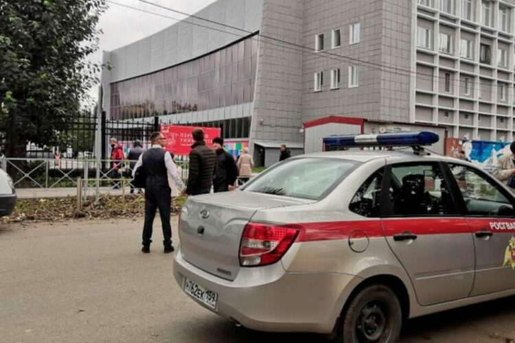 Atirador mata oito estudantes e deixa vários feridos em universidade da Rússia