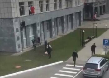 Atirador mata oito estudantes e deixa vários feridos em universidade da Rússia