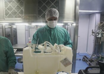 Fiocruz recebe amanhã novo lote de IFA para fabricar 5,2 milhões de doses de vacinas