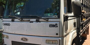 PF apreende caminhão que contrabandeava cigarros do Paraguai