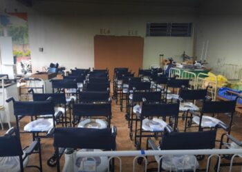 Vários equipamentos de reabilitação são adquiridos com a venda das cartelas vazias, entre eles: cadeiras de roda e banho, muletas, camas hospitalares, entre outros - Foto: arquivo pessoal/ ARBEC