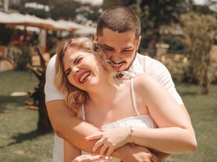 Sorrisão de orelha a orelha no dia do casamento, assim
que vamos lembrar desse amor