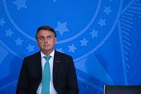 Bolsonaro comemora chuva e diz que irá baixar bandeira da conta de luz de novembro