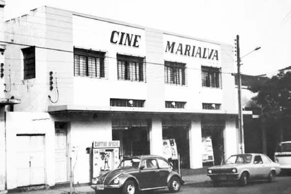 Cine Marialva, local da posse do primeiro prefeito, Antonio Garcia Neto, e dos primeiros vereadores