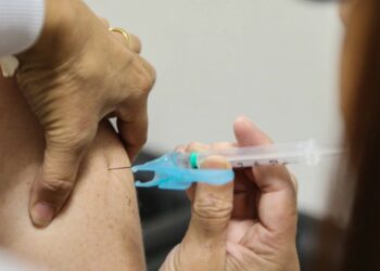 MTE proíbe demissão de trabalhador não vacinado contra a covid-19
