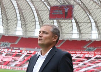Internacional anuncia a saída do técnico Diego Aguirre