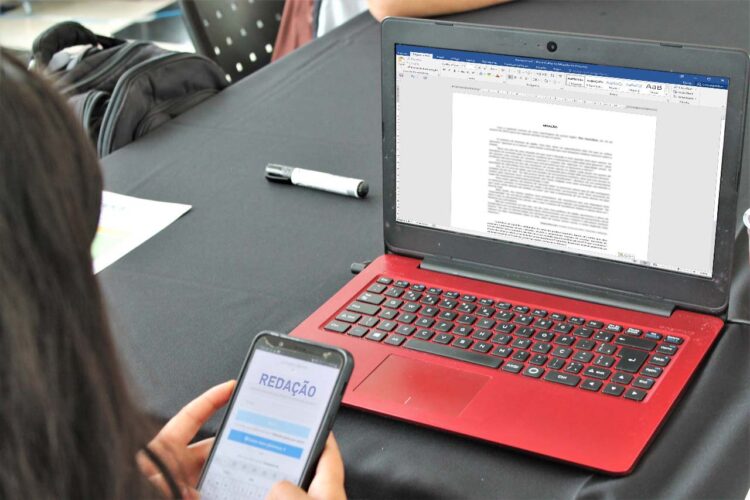 Governo do Paraná estabelece o uso da tecnologia ao aprendizado em salas de aula