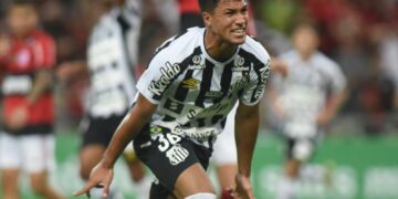 Vitórias de Atlético-GO e Santos embolam briga por Libertadores