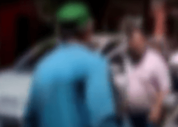 Trabalhadores da coleta de Maringá são ofendidos por motorista transtornado