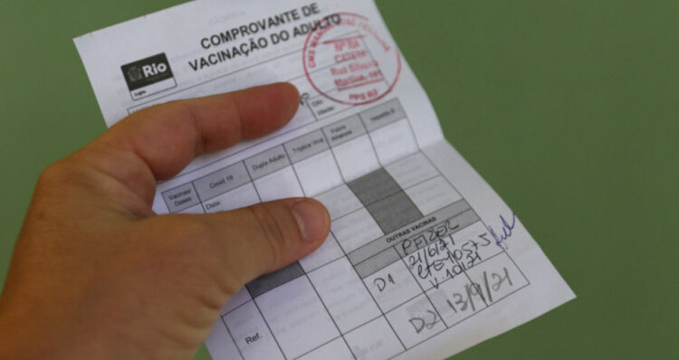 Anvisa determina que turistas apresentem comprovação vacinal em fronteiras terrestres