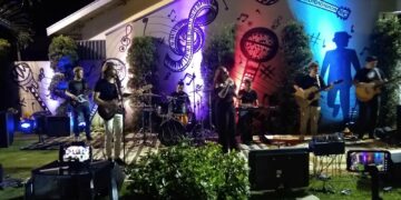 Banda Studio 5G realiza evento Música no Seu Quintal