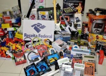 Bazar com produtos apreendidos pela Receita Federal no Espaço Nelson Verri