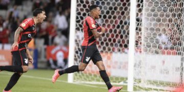 Bahia respira, Grêmio agoniza e Atlético-MG faz a festa com a torcida