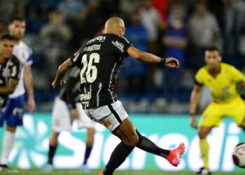 Corinthians desencanta no Paulistão ao vencer Santo André fora de casa