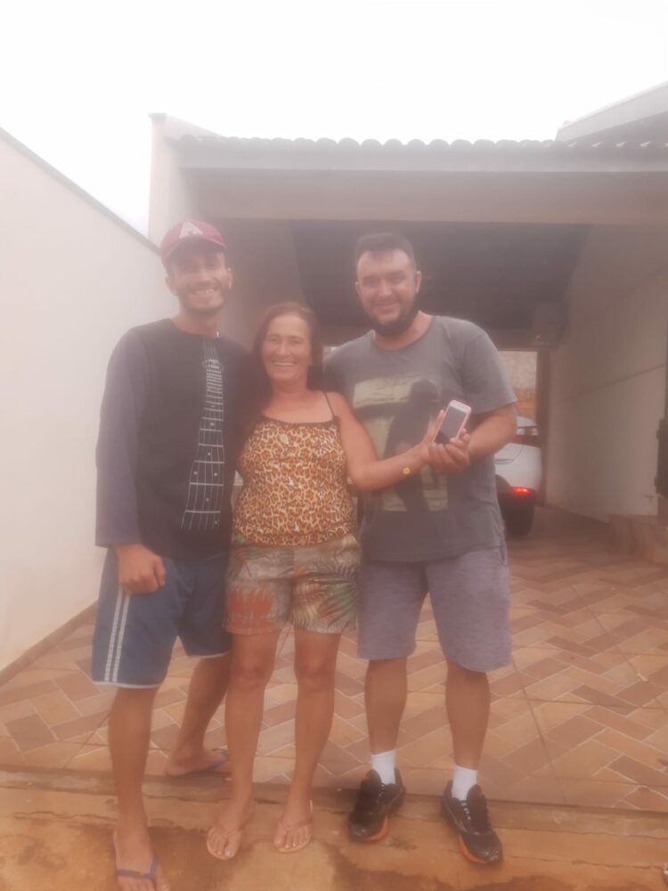 Final feliz: família de Minas Gerais reencontra jovem que estava desaparecido em Maringá