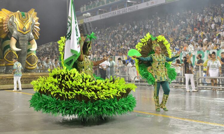 Desfiles das escolas de samba do Rio de Janeiro e São Paulo são adiados para abril
