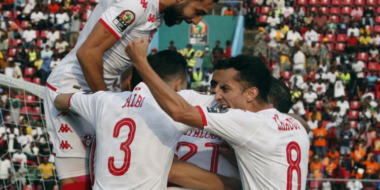 Tunísia goleia Mauritânia e mira oitavas da Copa Africana das Nações
