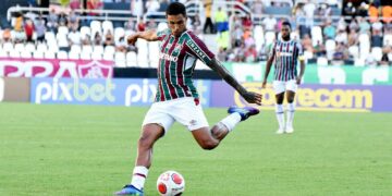Com a cabeça na Libertadores, Flu encara Volta Redonda pelo Carioca