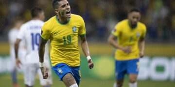 Em noite de experiências, Brasil goleia o Paraguai nas Eliminatórias