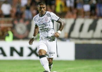 Paulinho decide e garante vitória do Corinthians no Paulista