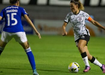 Corinthians vence Cruzeiro para assumir ponta do Brasileiro Feminino